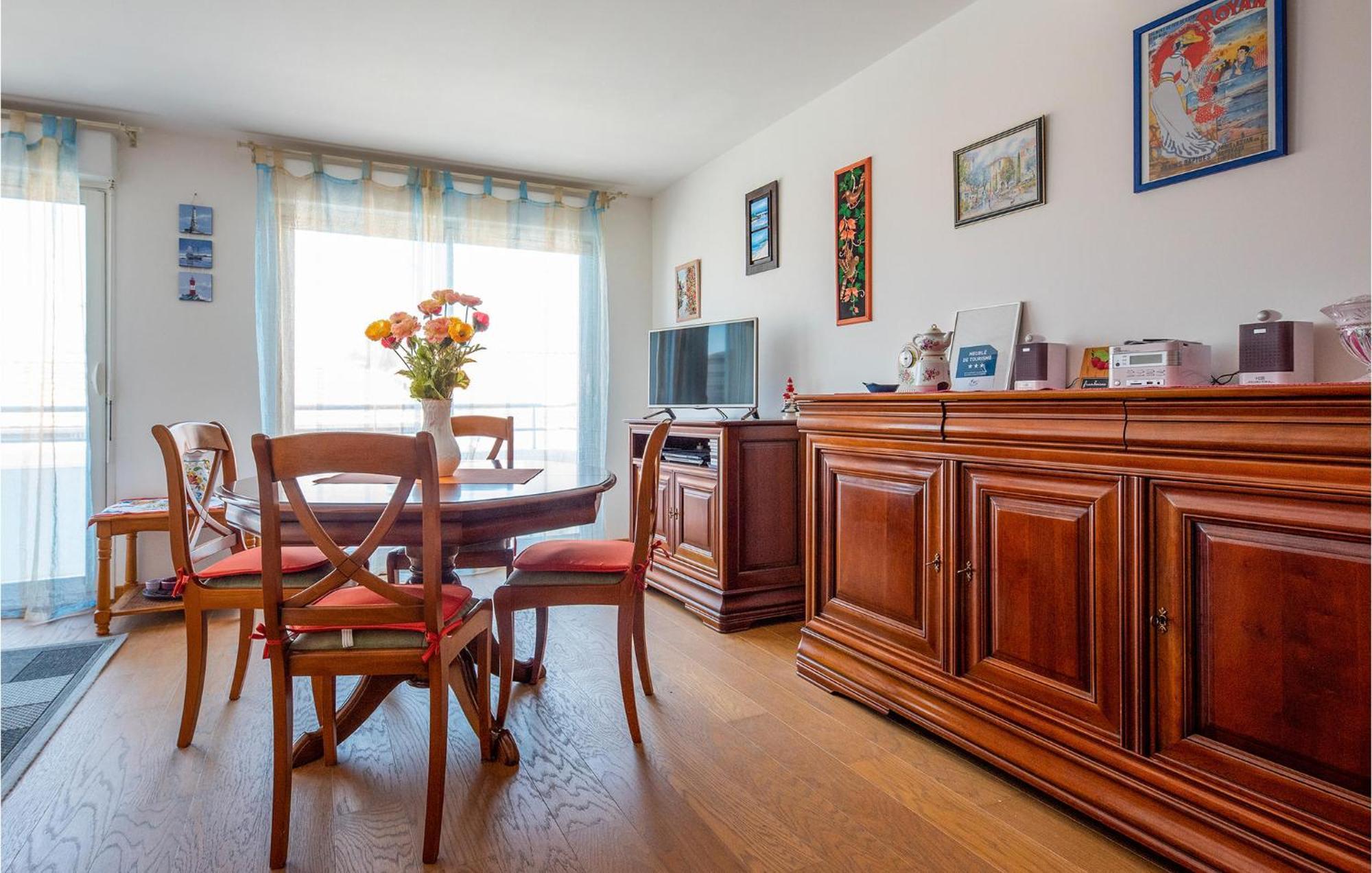 Gorgeous Apartment In Royan With Kitchen Exteriér fotografie